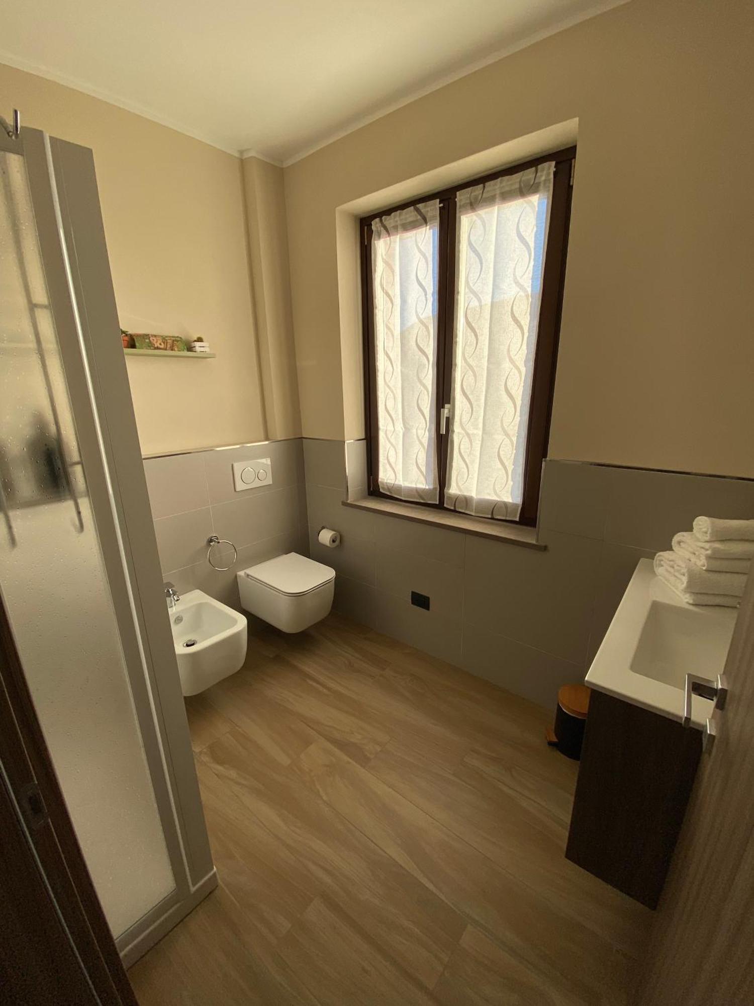 Casa Rubbo - Appartamento In Collina 'Monviso' Alba  Buitenkant foto