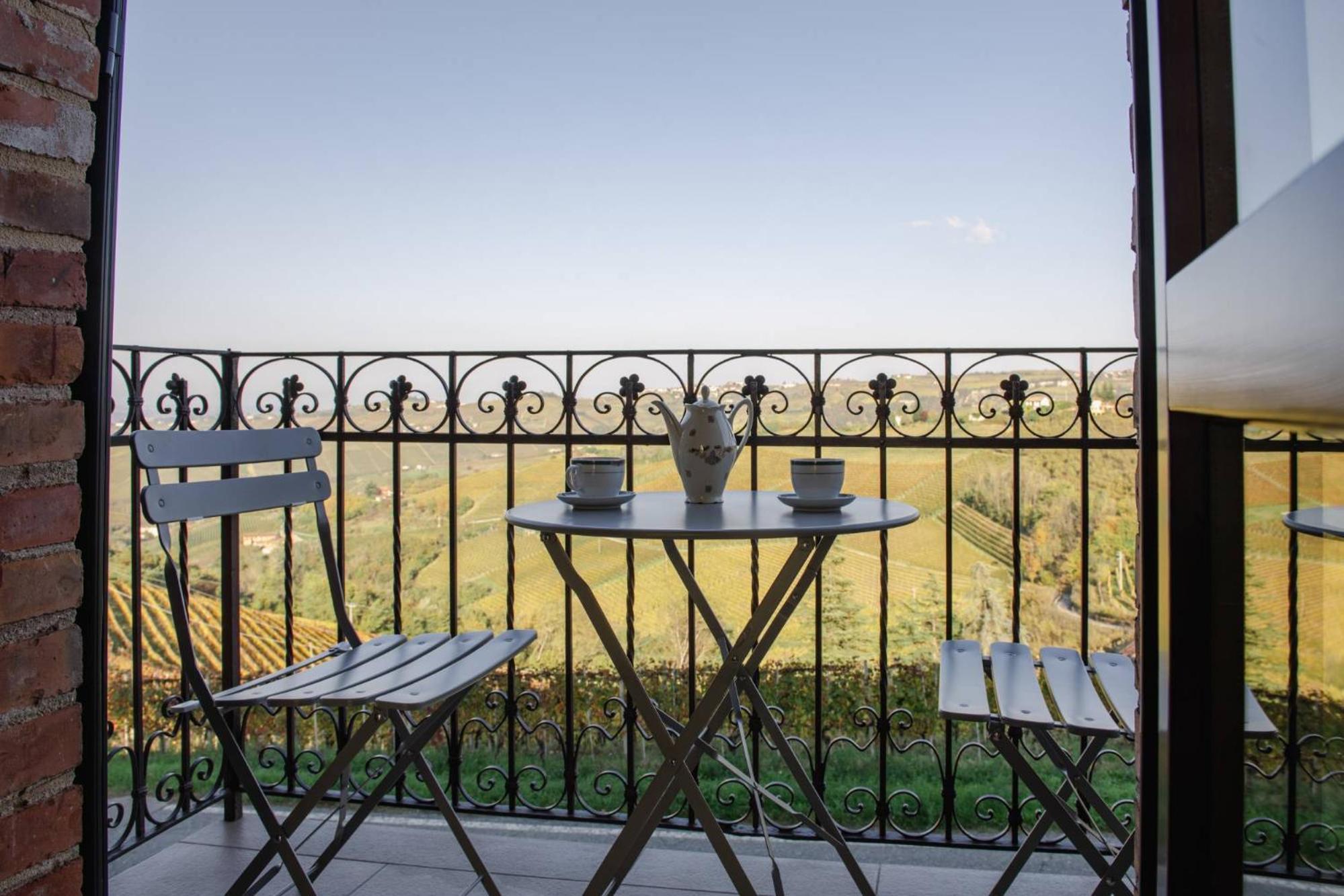 Casa Rubbo - Appartamento In Collina 'Monviso' Alba  Buitenkant foto